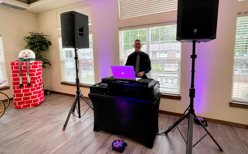 Five Reasons Why You Need a DJ at Your Next Party
